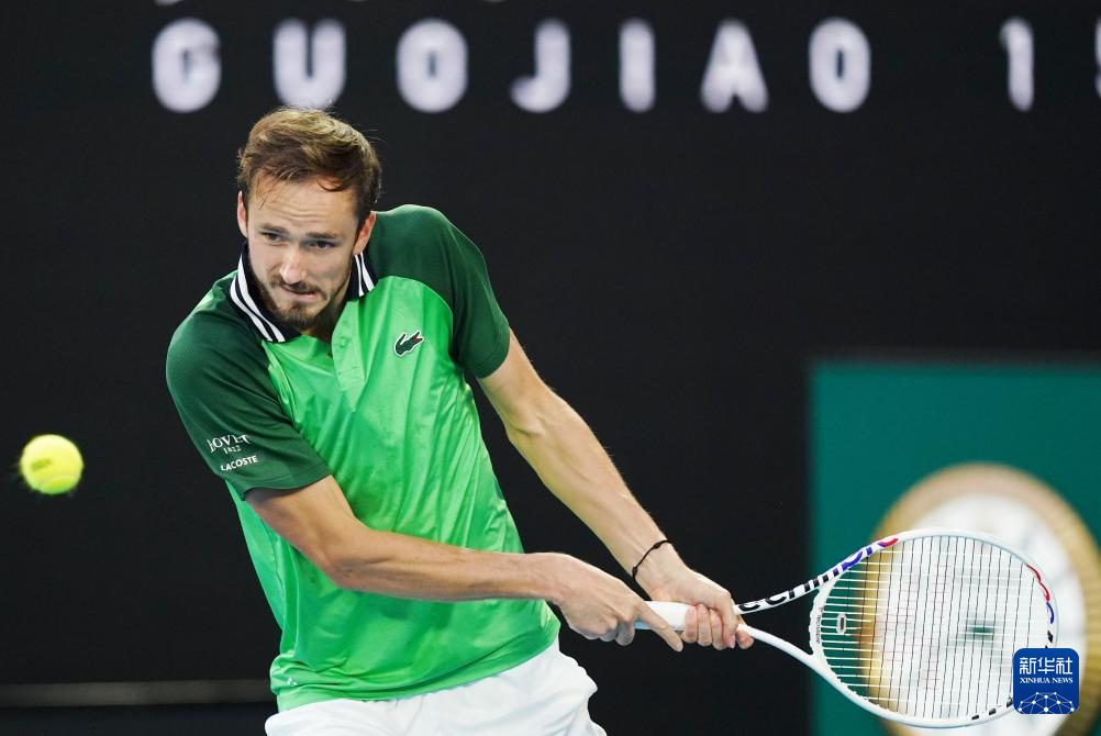 临危不乱的 临危不乱的